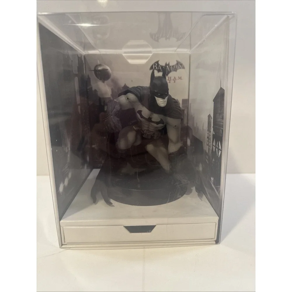 Batman Arkham city Statue Box DVD And Book.  Xbox Game Is Not Included